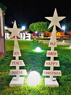 PREFEITURA MUNICIPAL JOAQUIM PIRES - Confira a decoração de Natal da Praça  28 de Dezembro